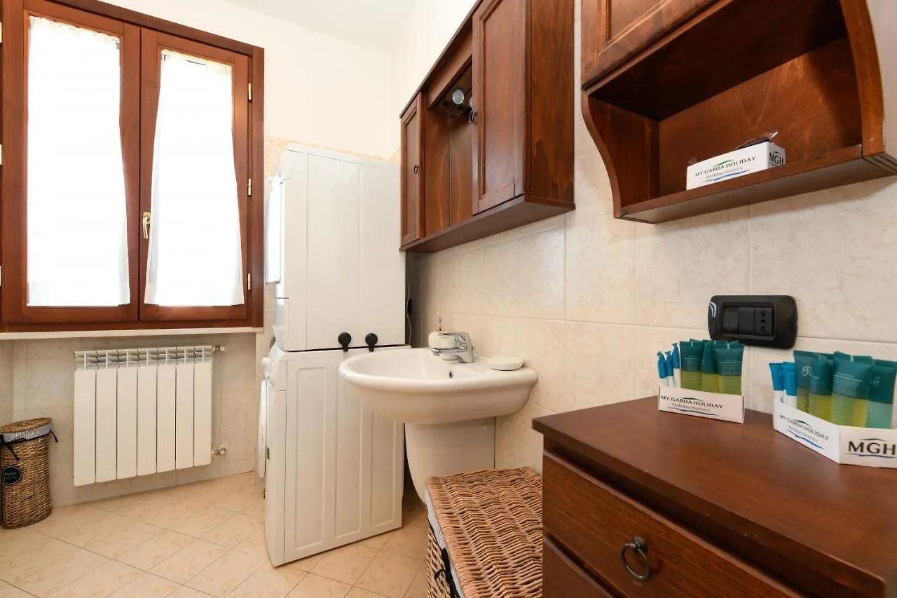Garda & Golf Apartment Pozzolengo 0*,  Italy